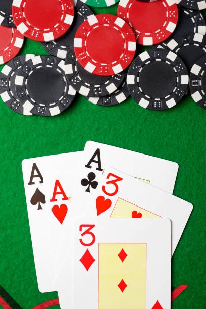maniakslot mobile app dashboard showing sportsbook and live dealer menu